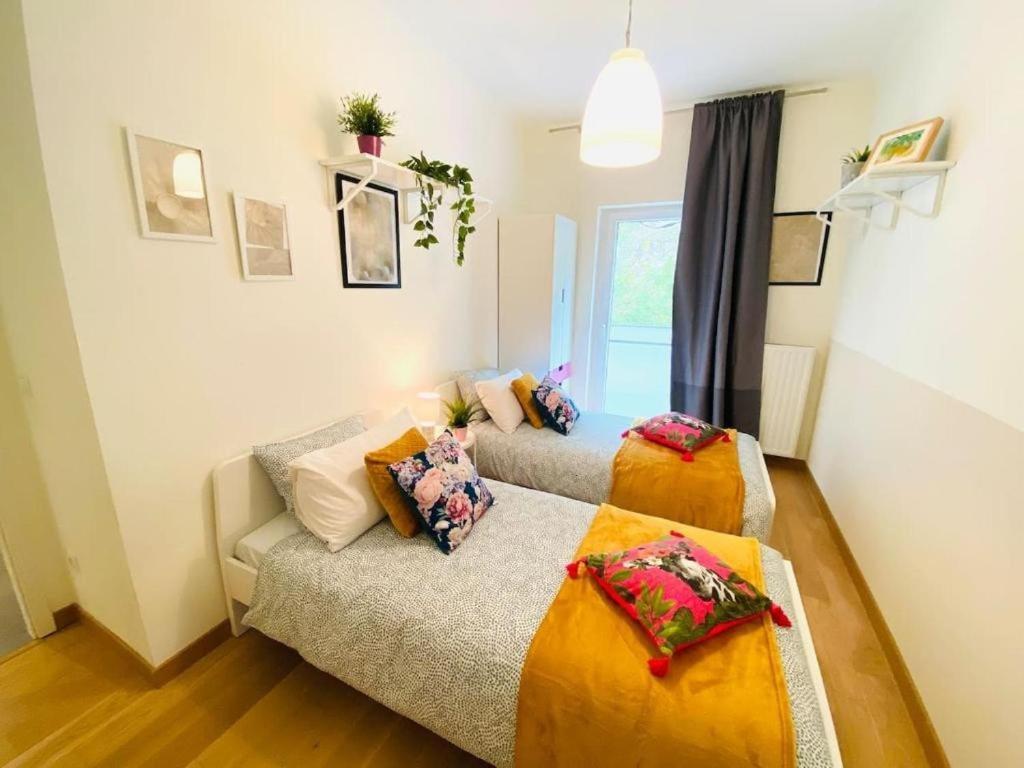 Apartment Airy And Spacious 3 Bedroom W Terrace&parking